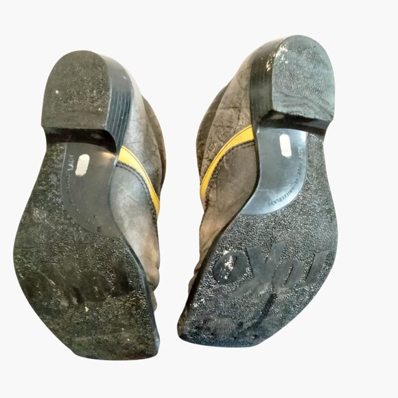 Toko Cross Country Ski Boots Switzerland Leather Yellow Vtg Ski Lodge Decor - Picture 6 of 7